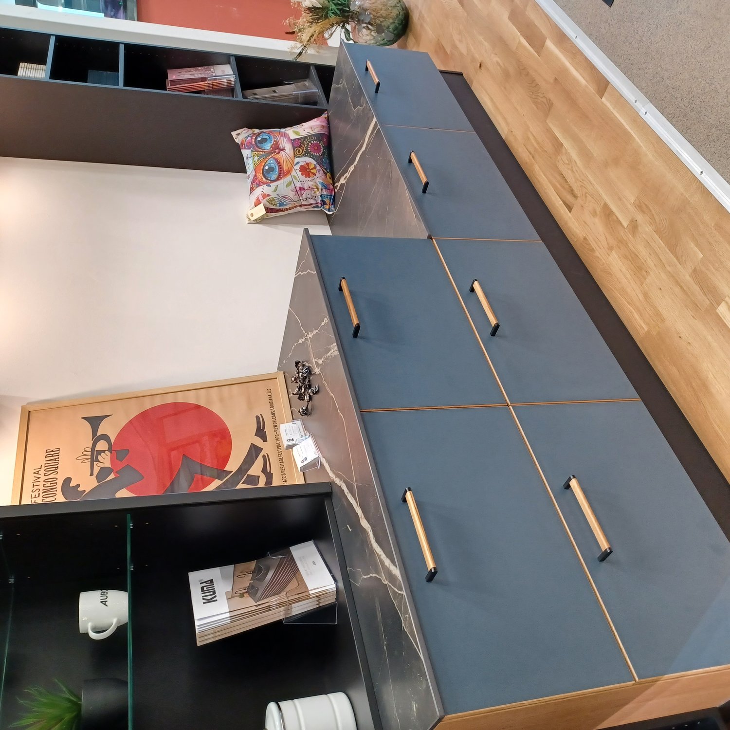 Inspiration: Calacatta Black Keramik bordplade efter mål - Marmorlook bordplader