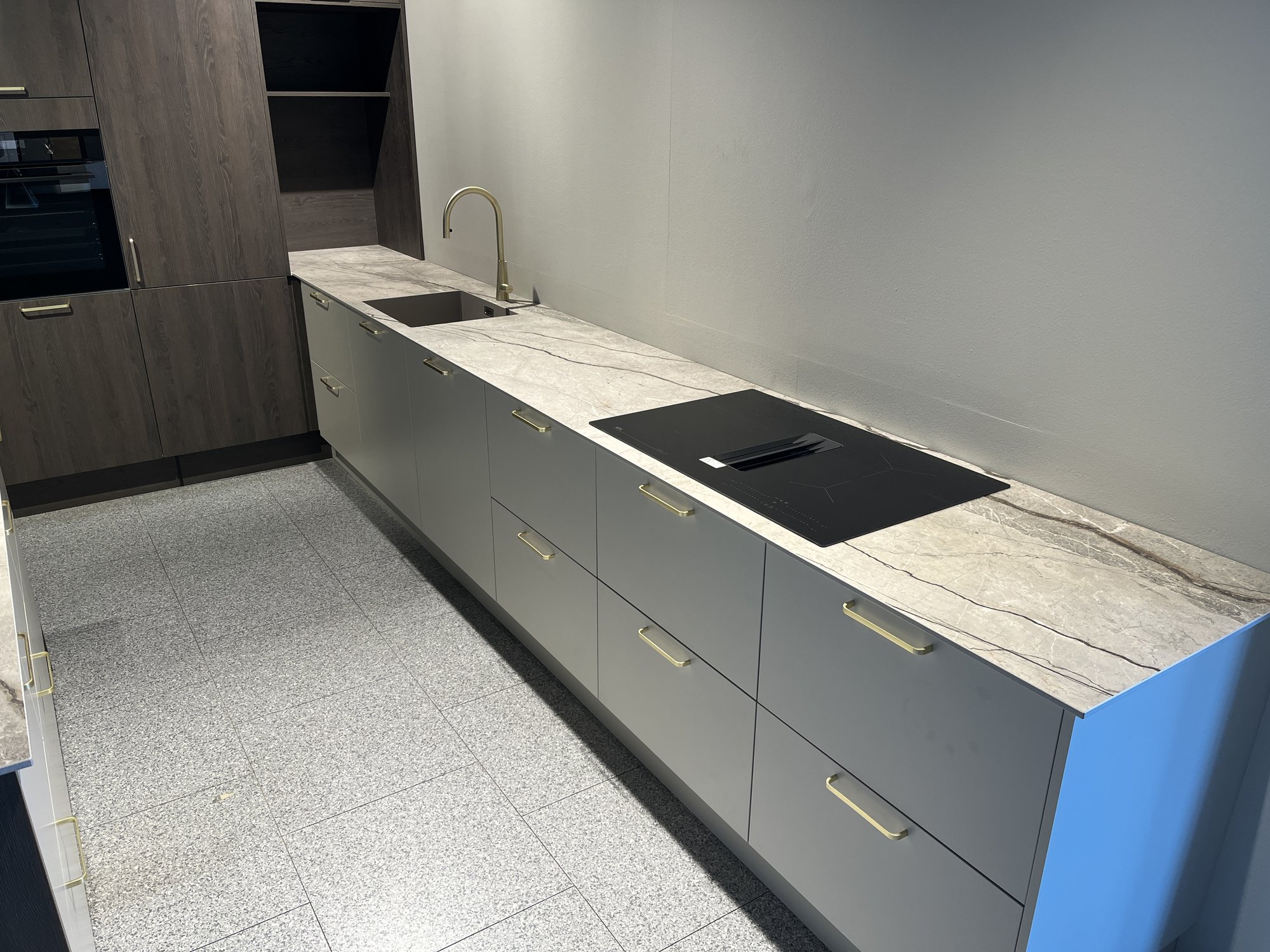 Inspiration: Silver Root Keramik bordplade efter mål - Bordplader til bad