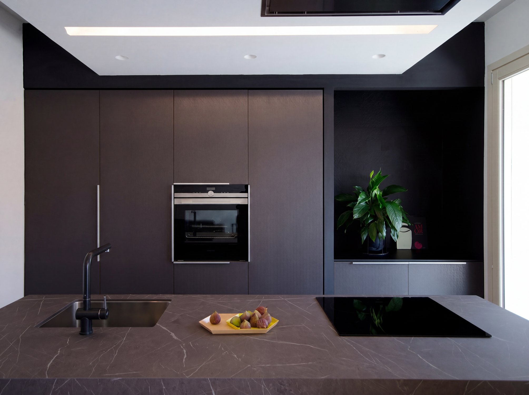 Inspiration: Pulpis Dark Laminat bordplade efter mål - Bordplader til bad