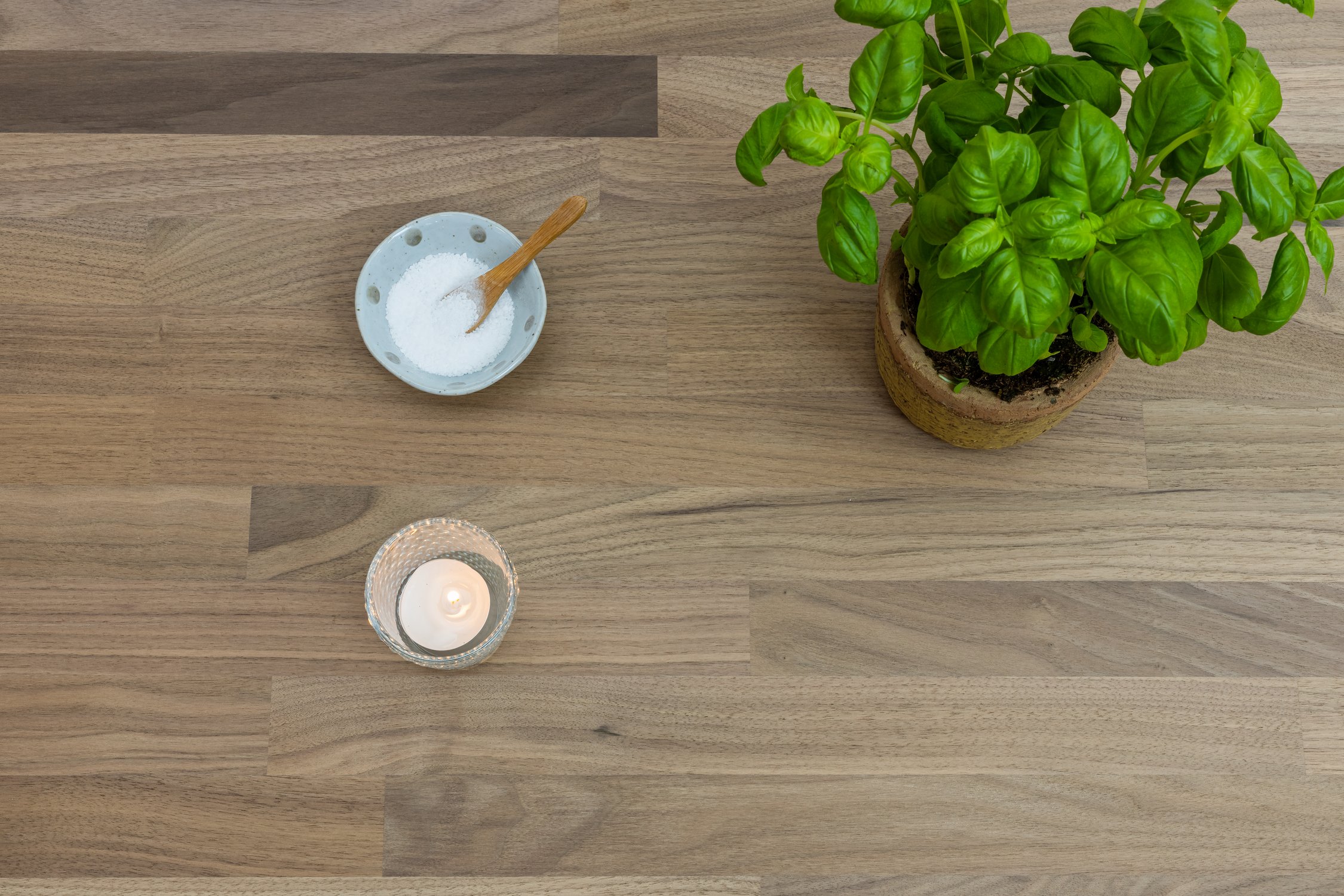 American Walnut_short Stave Massivtrae bordplade i miljø - leveret af Min Bordplade - Trælook bordplader